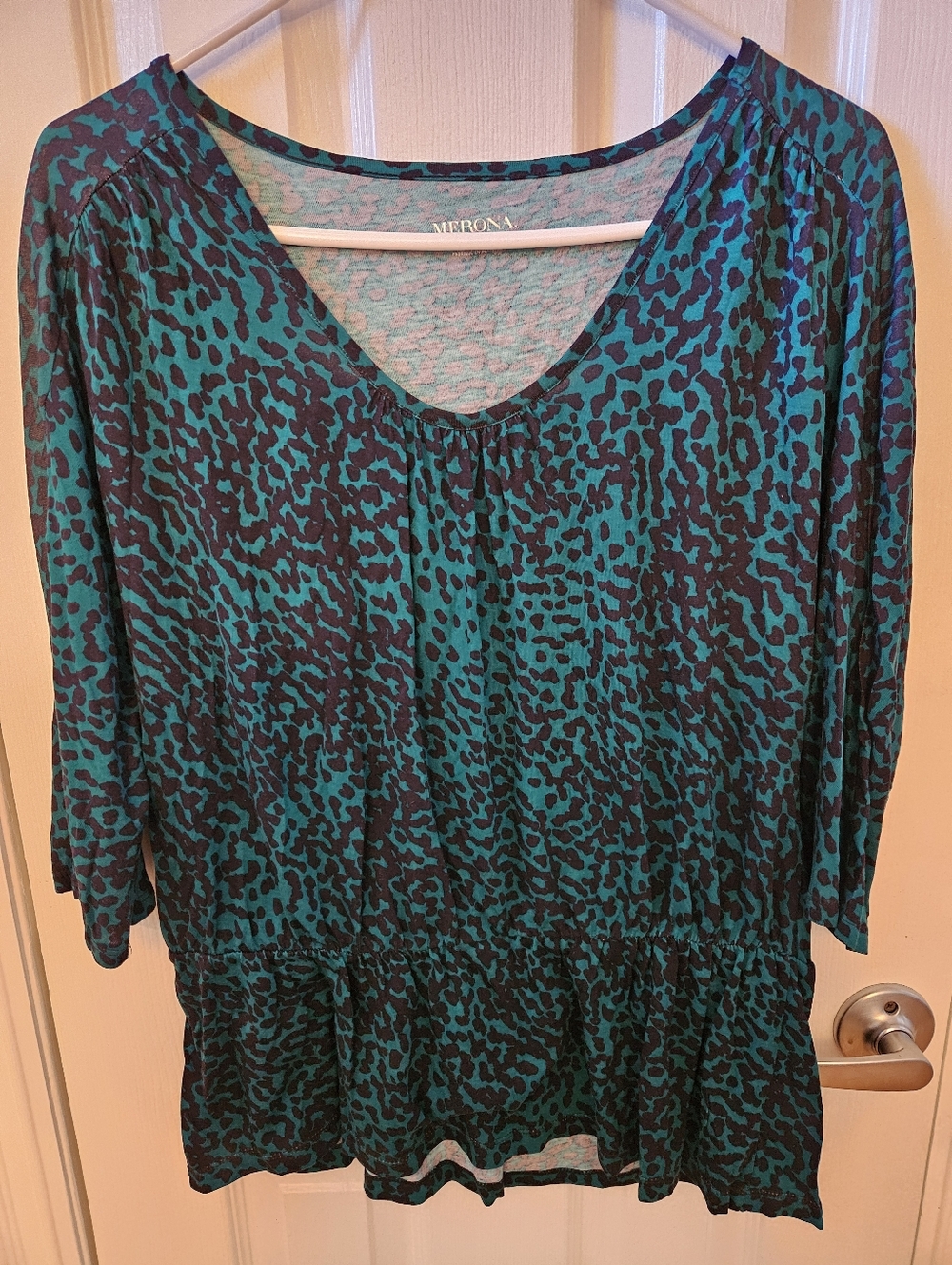Merona L 3/4 Sleeve Peplum Top - Deep Green with Navy Animal Print - Like New